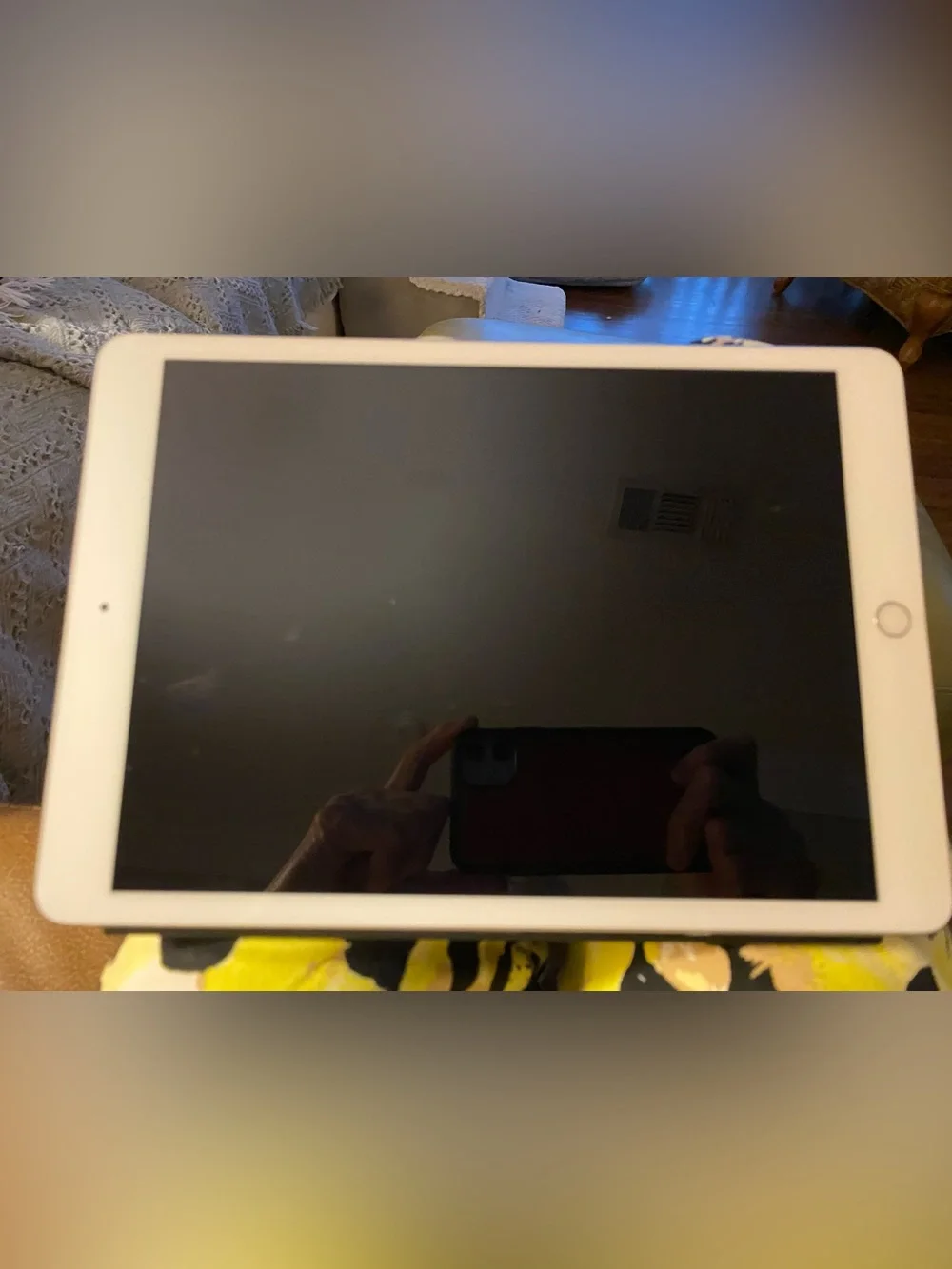 Apple IPad 7th generation, 32 GB, Home Button. Replaced by AppleCare 6 mo agoEUC